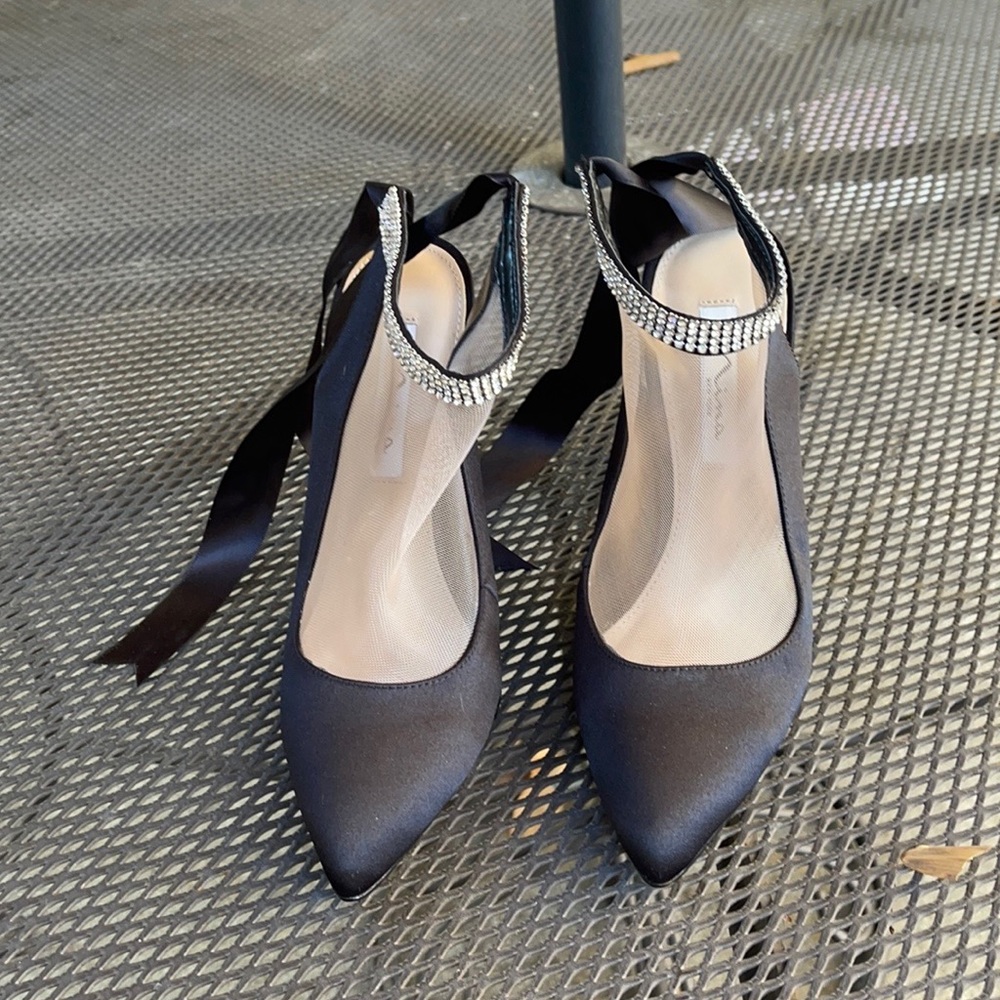 Black heels - Picture 4 of 8